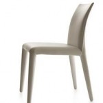 Chaise cuir ivoire 
2 x l'unité 
TTC 1087€ soldé 650€